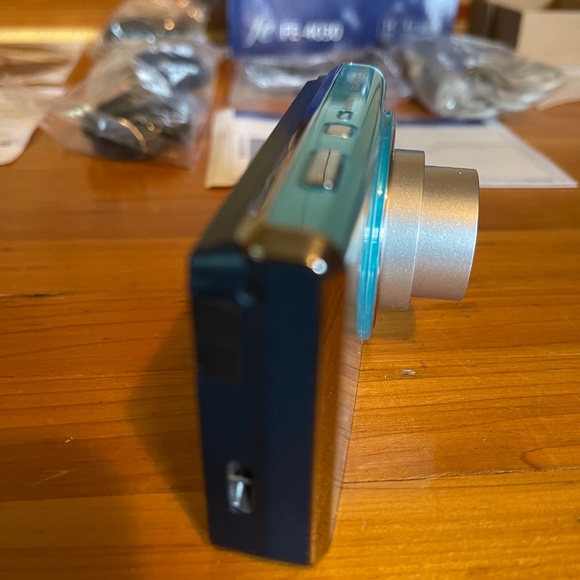 Olympus light blue FE-4030 complete with original box, all accessories - Picture 4 of 10